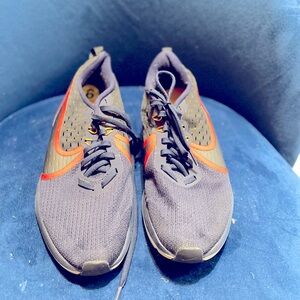 Gently used women Nike shoes